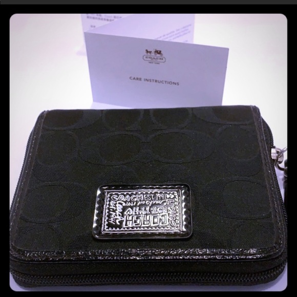 Coach Handbags - NWT Black Coach Women Wallet